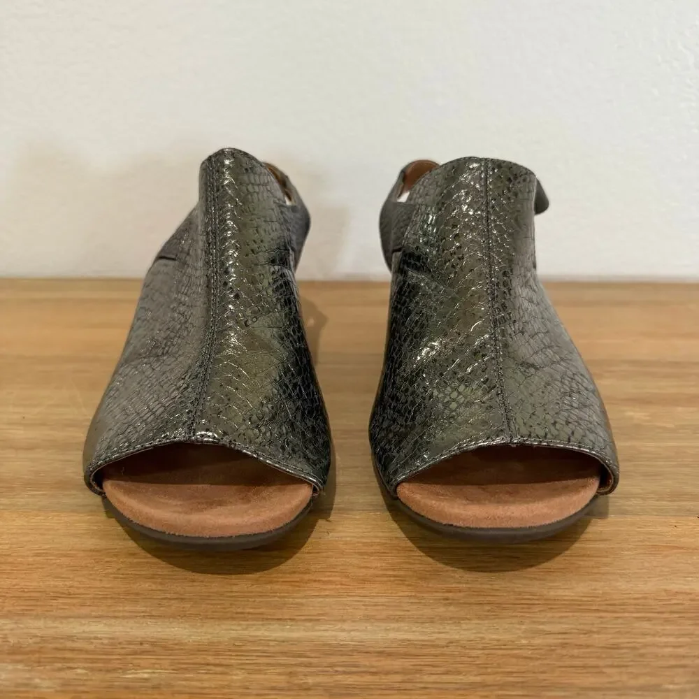 Vionic Tatiana Adjustable Peep Toe Wedge Metallic Snake Embossed Size 8.5 - Picture 5 of 13